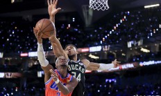  字母哥连续三场比赛得分超过反败为胜，澳大利亚队不断突破！-爱游戏官网平台入口